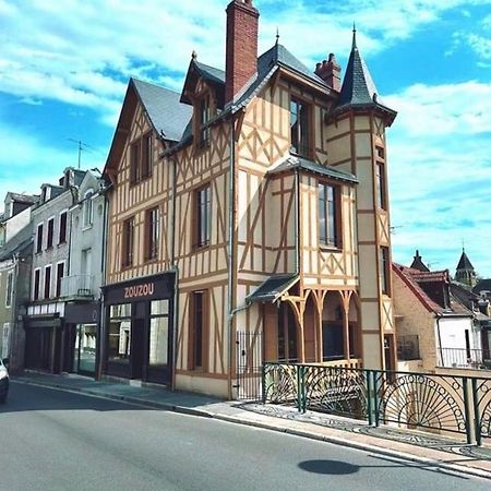 Logis Hotel La Maison A Pan De Bois Vierzon Exteriér fotografie