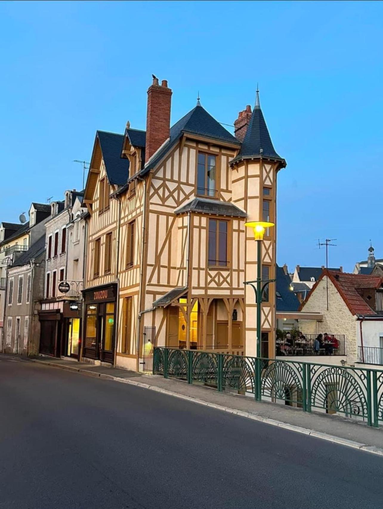 Logis Hotel La Maison A Pan De Bois Vierzon Exteriér fotografie