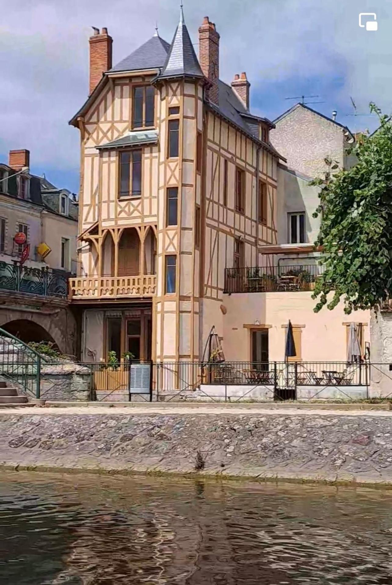 Logis Hotel La Maison A Pan De Bois Vierzon Exteriér fotografie